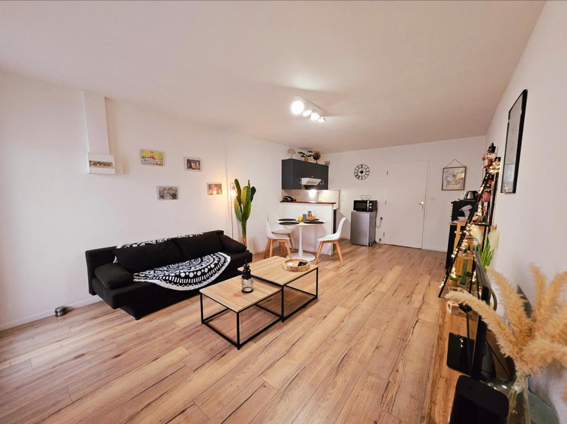 Appartement Cosy Proche Gare - Fibre Optique Et Parking アングレーム エクステリア 写真